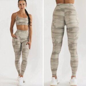 Alphalete Surface Pocket High Waisted Leggings - Small in Canvas Camo Colourway